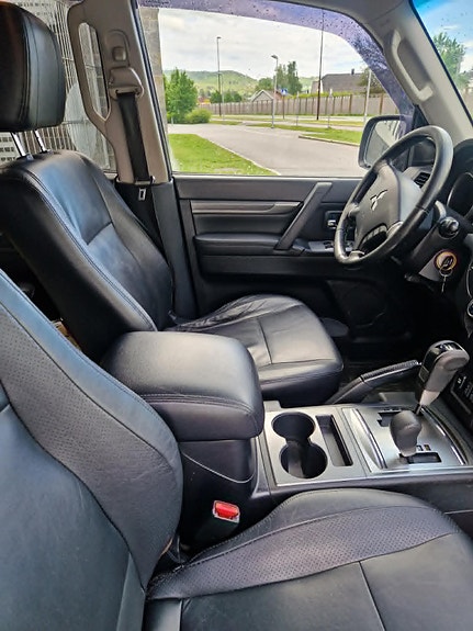 Mitsubishi Pajero 9 of 30