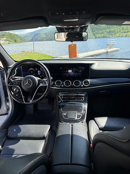 Mercedes-Benz E300 de 9 of 11