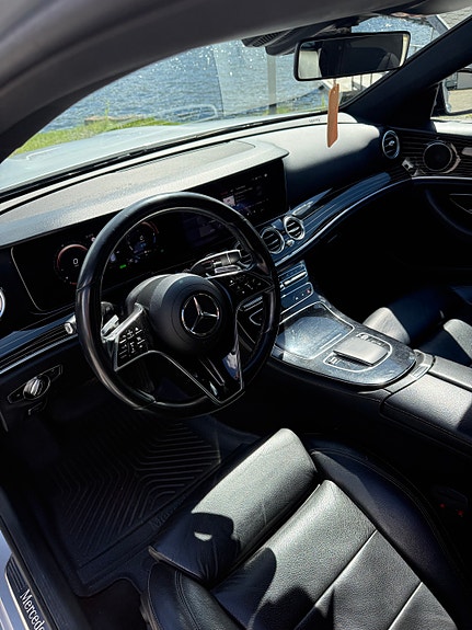 Mercedes-Benz E300 de 6 of 11