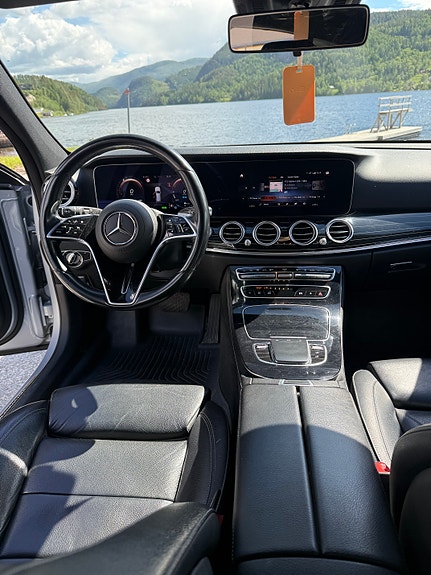 Mercedes-Benz E300 de 7 of 11