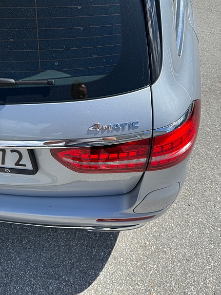 Mercedes-Benz E300 de 5 of 11