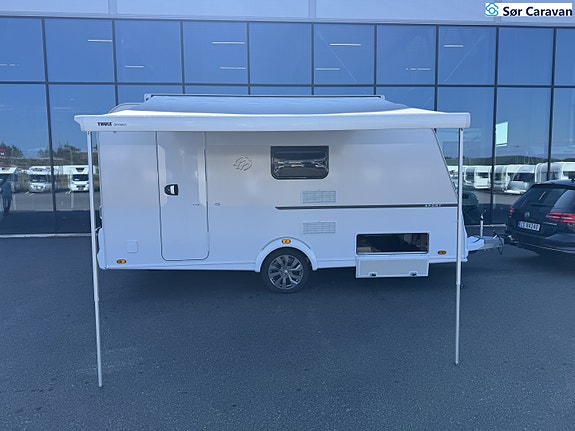 Knaus SPORT 420 QD Fast takmarkise og ekstra lasteluker 9 of 29
