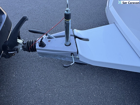 Knaus SPORT 420 QD Fast takmarkise og ekstra lasteluker 5 of 29