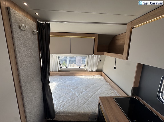 Knaus SPORT 420 QD Fast takmarkise og ekstra lasteluker 20 of 29