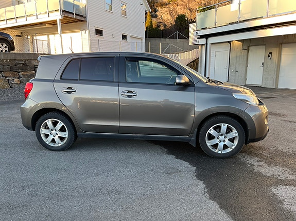 Toyota Urban Cruiser 4 of 5