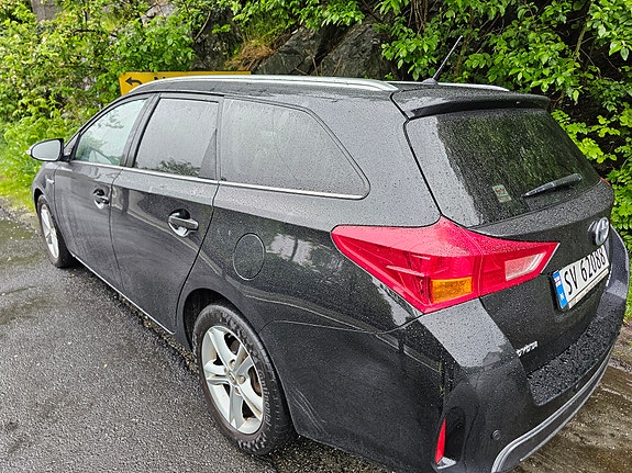 Toyota Auris 15 of 24
