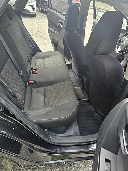 Toyota Auris 3 of 24