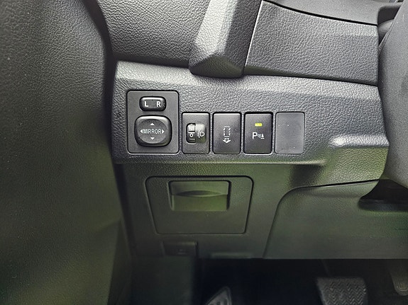 Toyota Auris 18 of 24