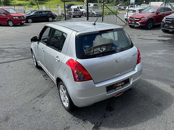 Suzuki Swift 13 of 22