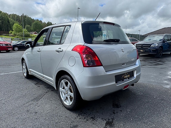 Suzuki Swift 12 of 22