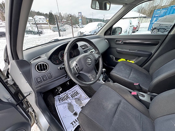 Suzuki Swift 18 of 22
