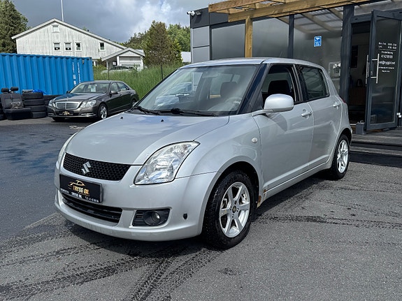 Suzuki Swift 2 of 5