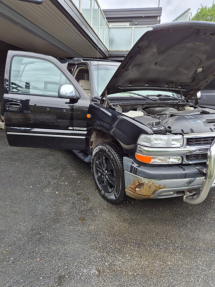 Chevrolet Tahoe 4 of 5