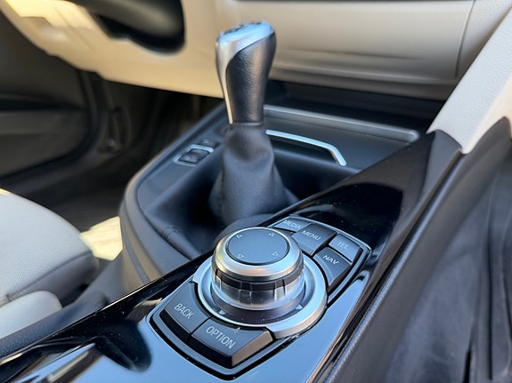 BMW 318i 15 of 20