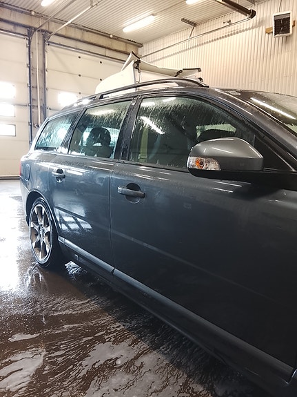 Volvo V70 3 of 26
