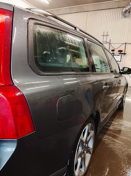 Volvo V70 4 of 26