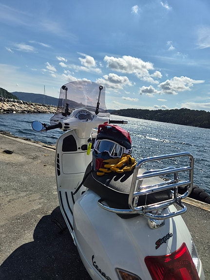 Vespa GTS 300 4 of 5