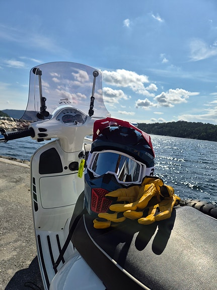 Vespa GTS 300 3 of 5