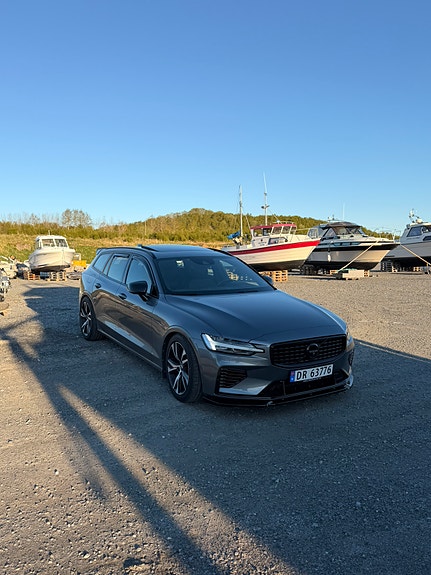 Volvo V60 2 of 24