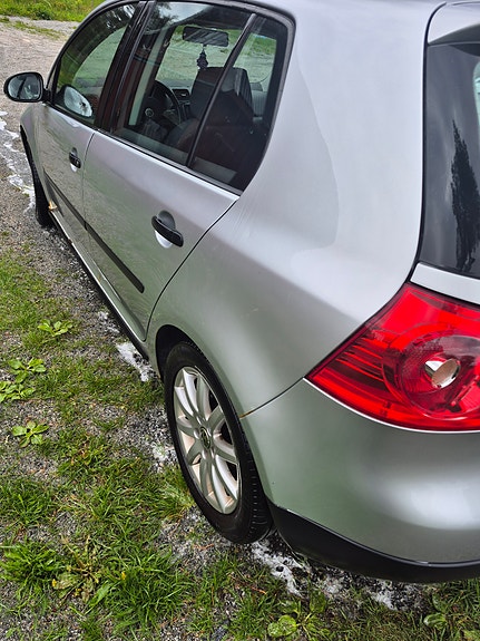Volkswagen Golf V 5 of 5