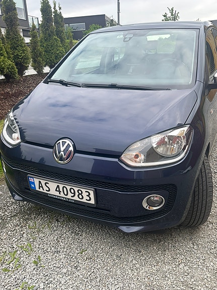 Volkswagen UP! 3 of 11