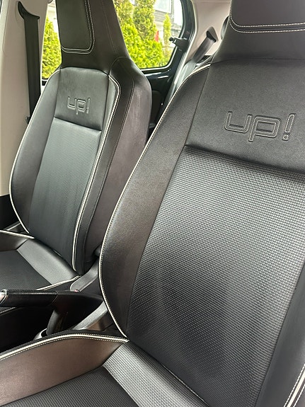 Volkswagen UP! 10 of 11