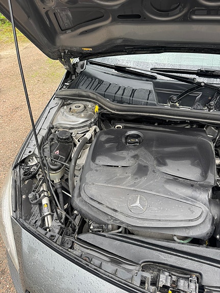 Mercedes-Benz A180 4 of 5