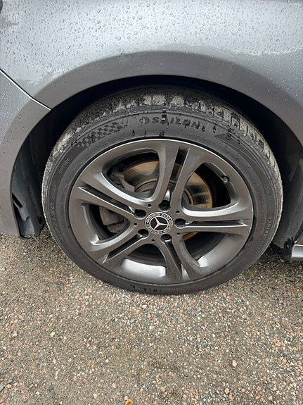 Mercedes-Benz A180 3 of 5