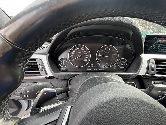 BMW 328i 18 of 27