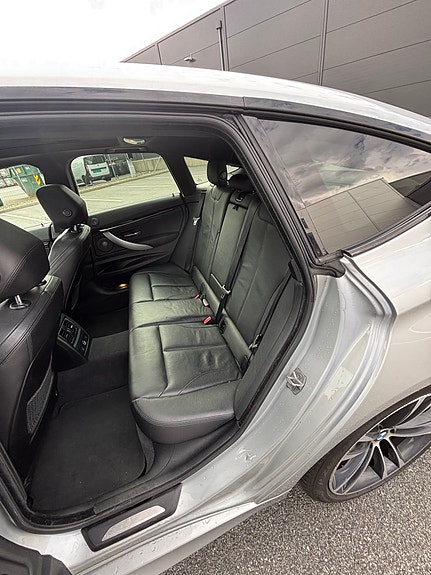 BMW 328i 10 of 27