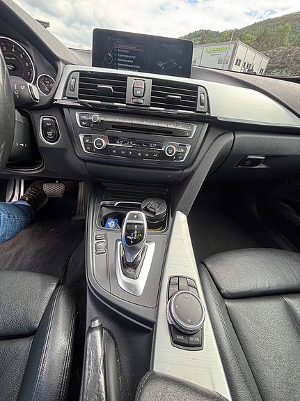 BMW 328i 20 of 27