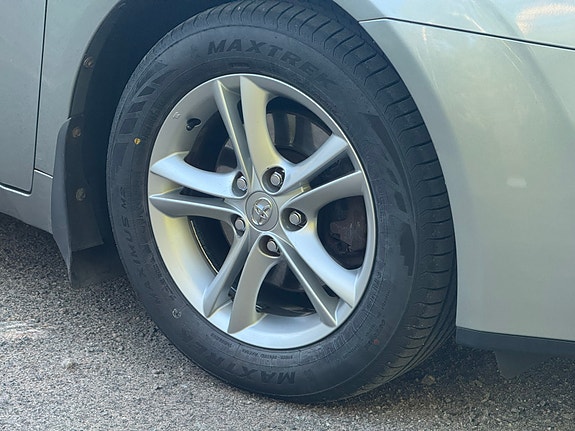 Toyota Avensis 3 of 5