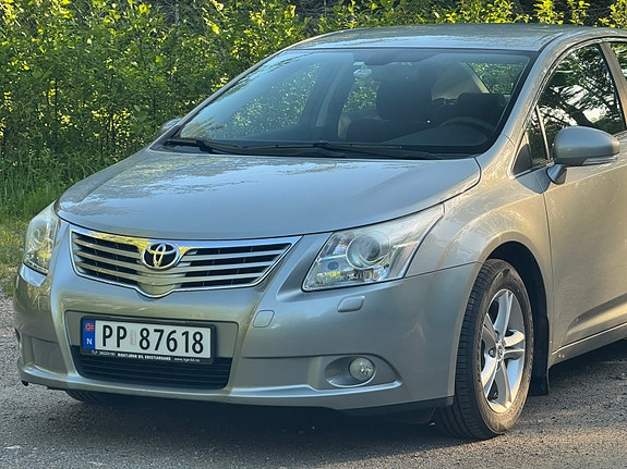 Toyota Avensis 5 of 5