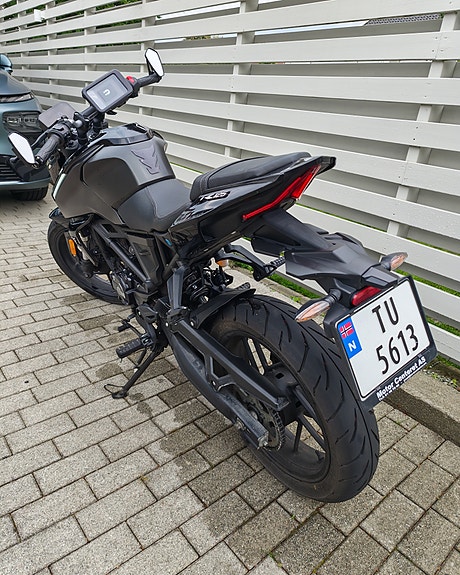 VOGE 125 R 4 of 5