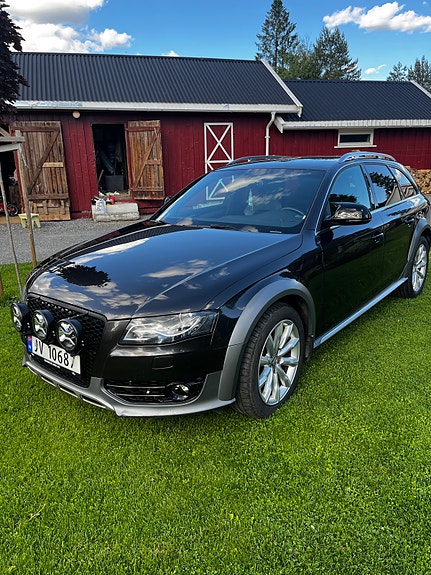 Audi A4 allroad 2 of 5
