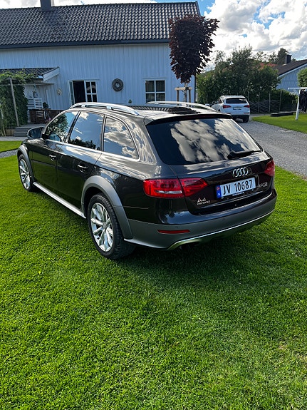 Audi A4 allroad 4 of 5