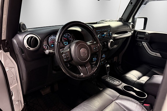 Jeep Wrangler 19 of 30