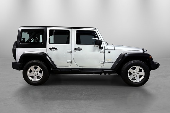 Jeep Wrangler 4 of 5