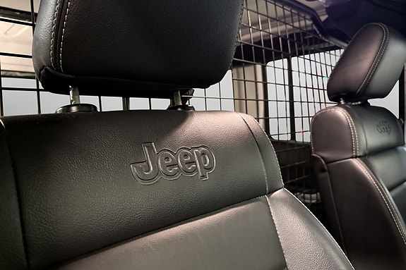 Jeep Wrangler 21 of 30
