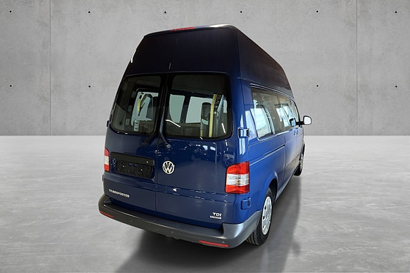 Volkswagen Caravelle 6 of 26