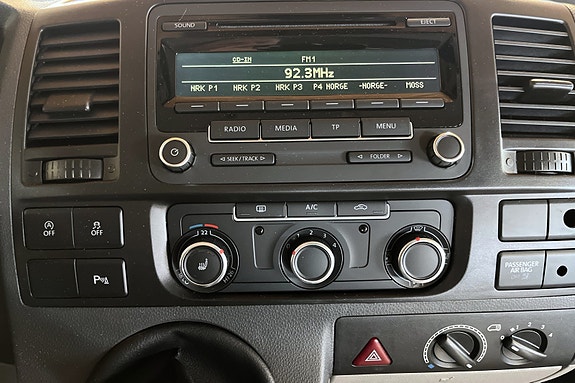 Volkswagen Caravelle 12 of 26