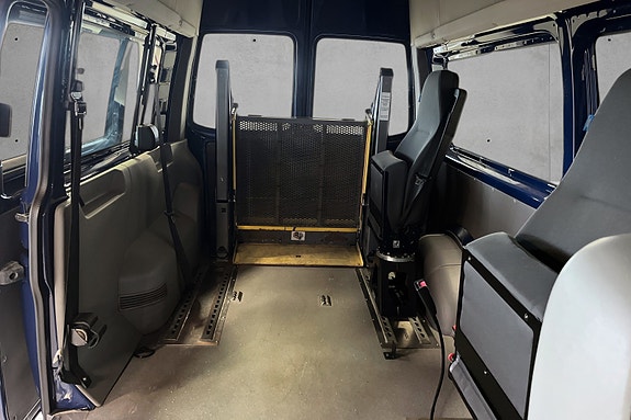 Volkswagen Caravelle 20 of 26
