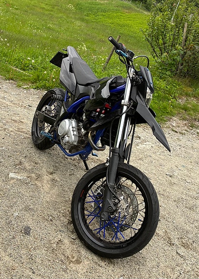 Yamaha WR 125 X 2 of 25