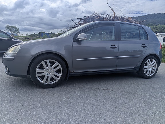 Volkswagen Golf V 3 of 11