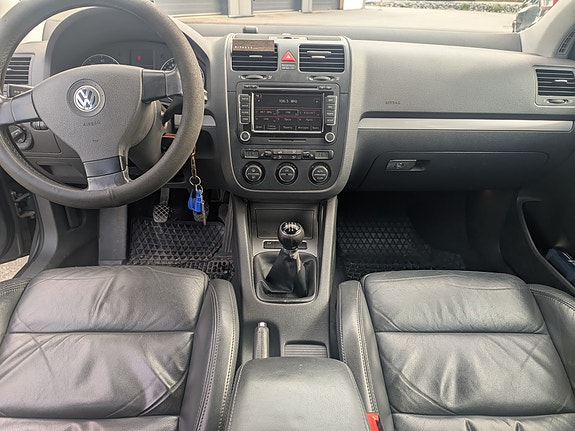 Volkswagen Golf V 5 of 11
