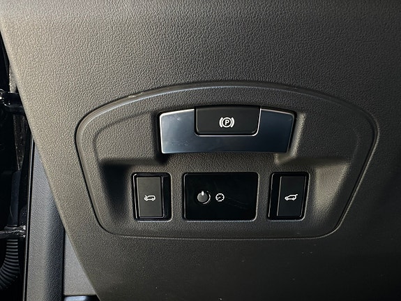 Jaguar I-PACE 13 of 17
