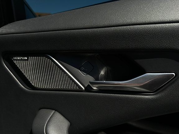 Jaguar I-PACE 9 of 17