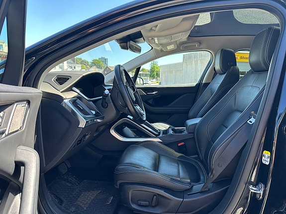 Jaguar I-PACE 5 of 17