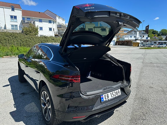 Jaguar I-PACE 6 of 17