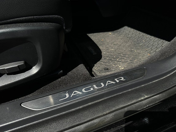 Jaguar I-PACE 10 of 17